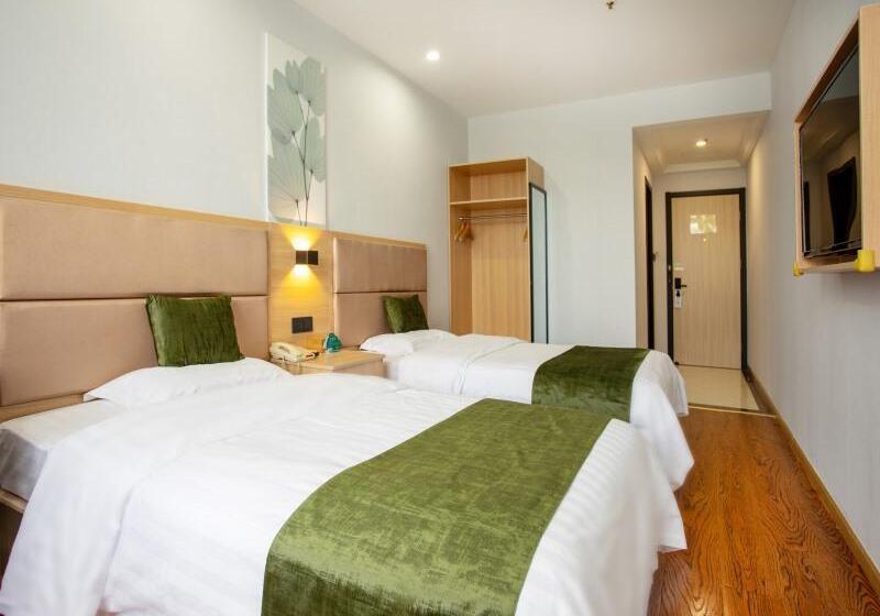 Семейный Номер, Greentree Inn Changzhou Xinbei District Taihu Road Wanda Plaza Dinosaur Park Express