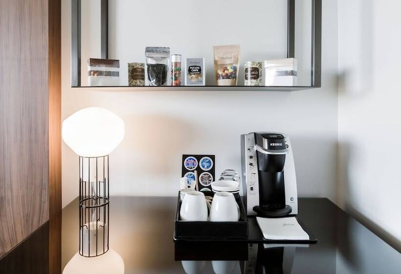 带双人床的经典房间, The James