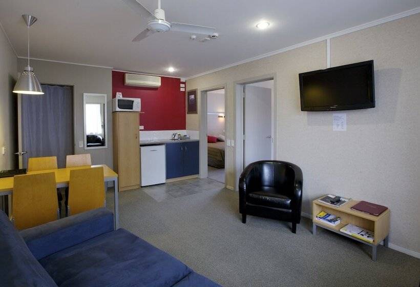 סוויטת 2 חדרי שינה, Landmark Manor