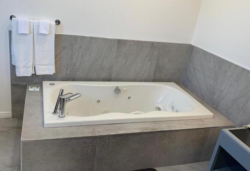 스위트 킹사이즈 침대, Motel Grande Ile