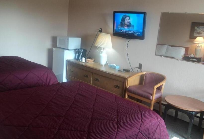 带2个双人床的标准工作室, Port Motel