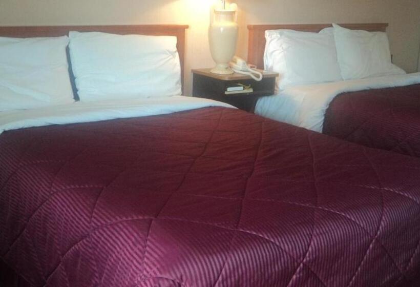 带2个双人床的标准工作室, Port Motel