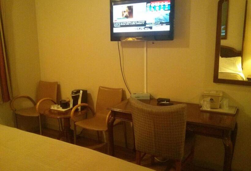 스탠다드 룸 킹사이즈 침대, Port Motel