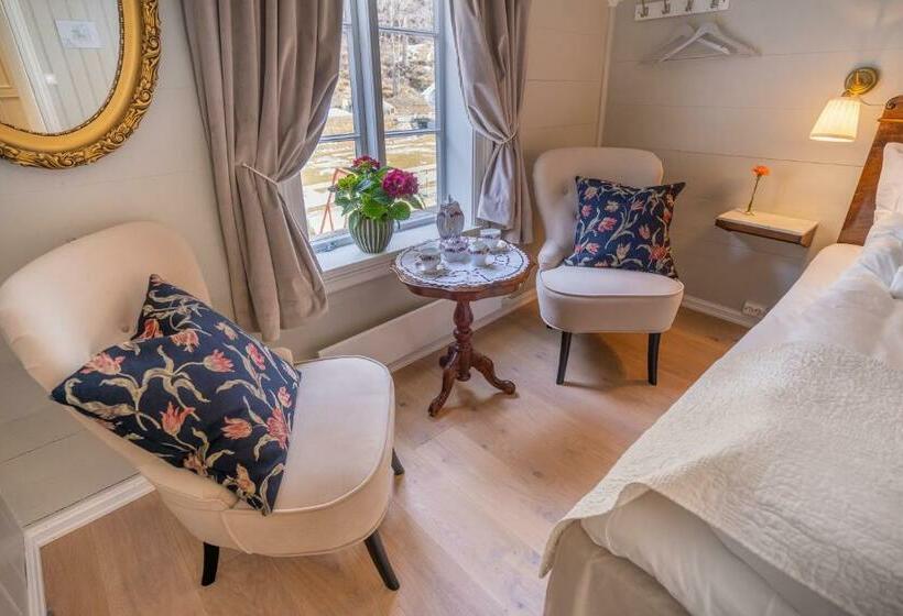 デラックスルーム, Husum