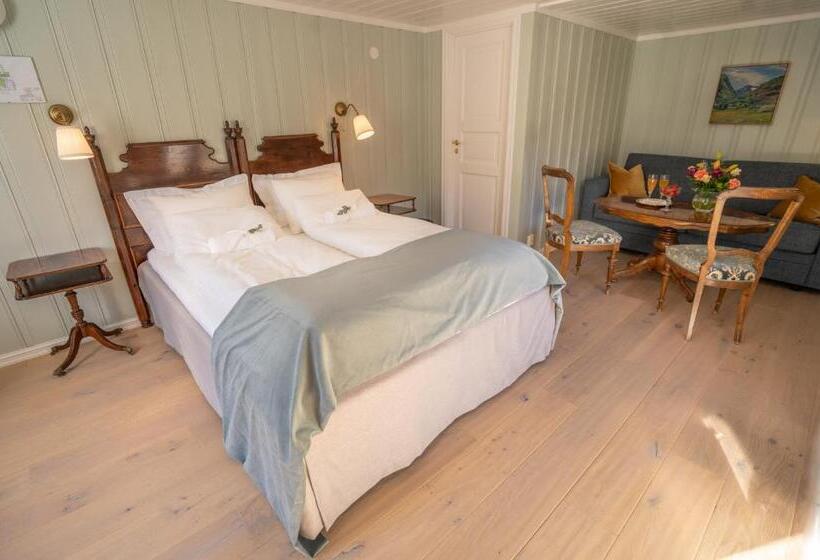 Семейный Номер, Husum