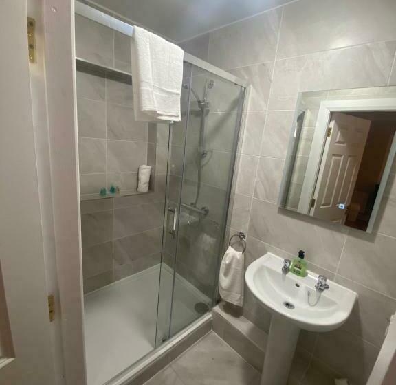 اتاق استاندارد سه تخته با چشمانداز, Seaclusion Barna