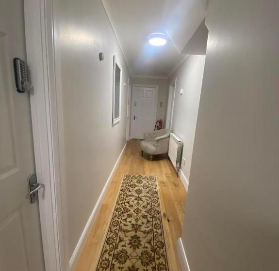 سوییت خانوادگی, Seaclusion Barna