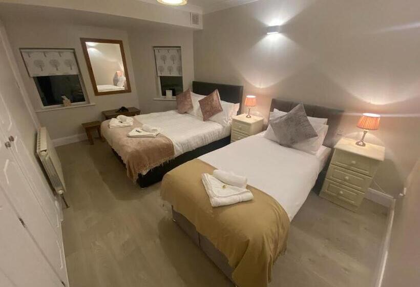 اتاق استاندارد سه تخته با چشمانداز باغ, Seaclusion Barna