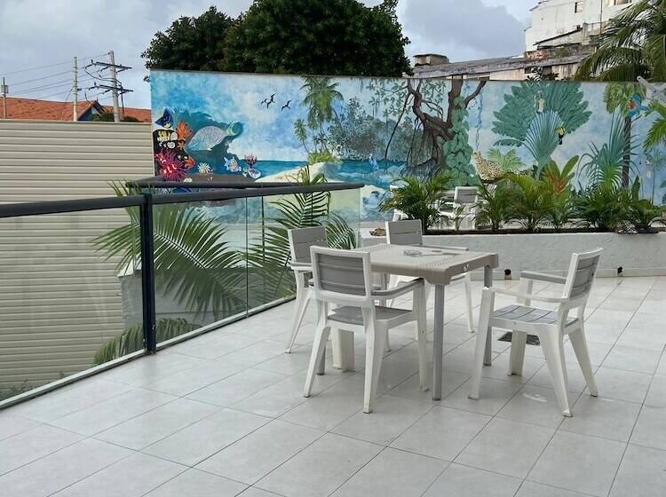 ルームシェアのワンベッド, Dreamer Beach Club