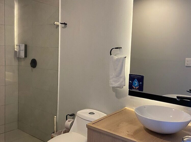 غرفة قياسية رباعية, Dreamer Beach Club