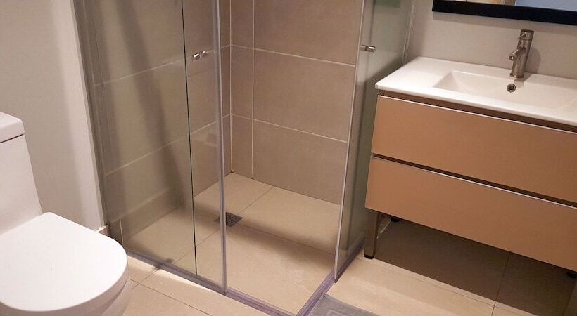 ルームシェアのワンベッド, Dreamer Beach Club