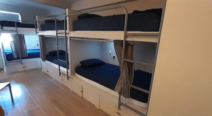 ルームシェアのワンベッド, Dreamer Beach Club