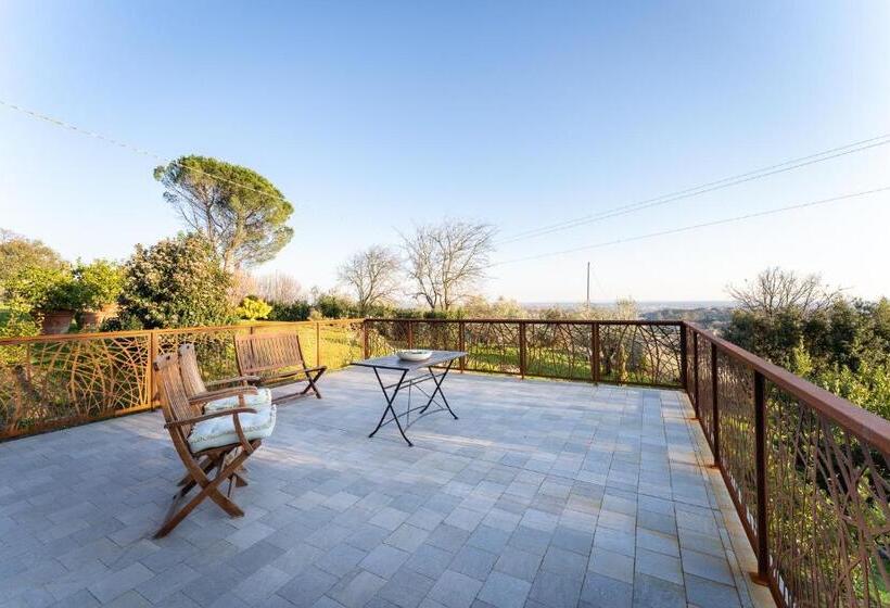 חדר סטנדרטי לשלושה עם נוף, Agriturismo Bellandi