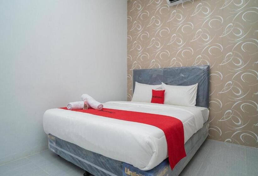 Номер Deluxe, Reddoorz Near Sarinah Jakarta