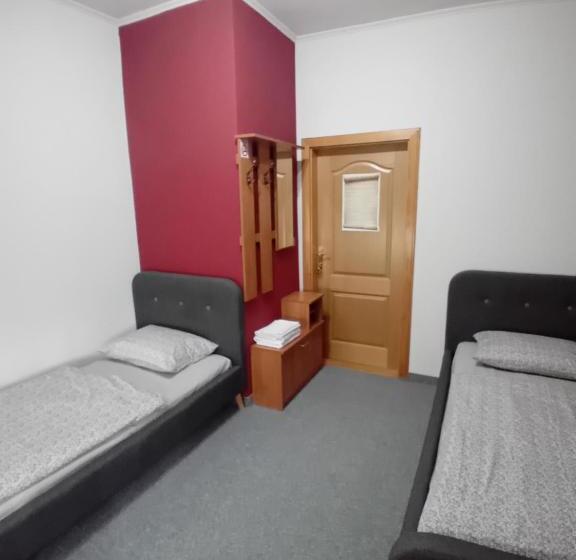 اتاق استاندارد با چشم‌انداز باغ, Pansion San