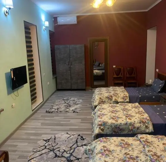 Apartament Rodzinny, Sinbad