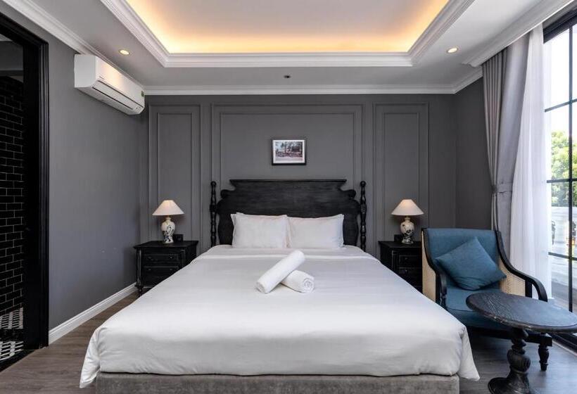 اتاق لوکس با بالکن, Kim Minh Boutique