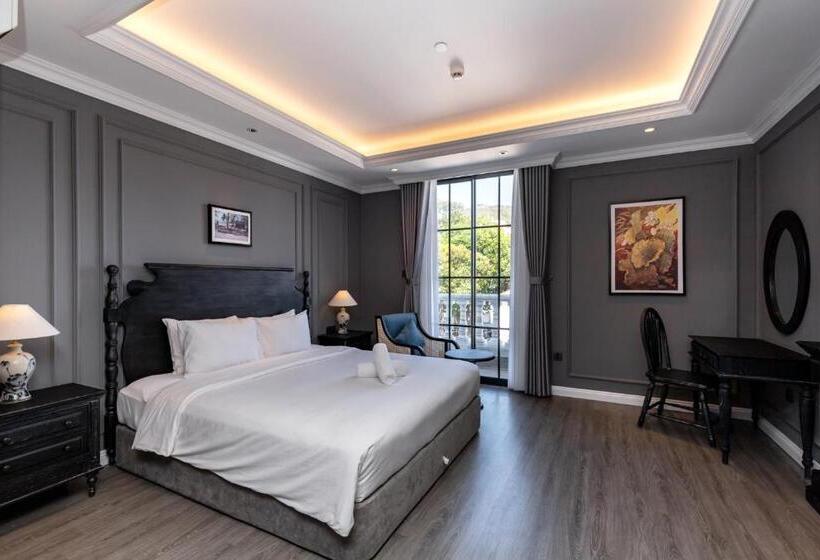 اتاق لوکس با بالکن, Kim Minh Boutique