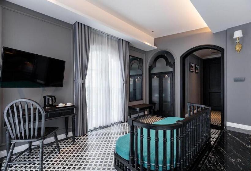 سوییت با چشمانداز کوه, Kim Minh Boutique