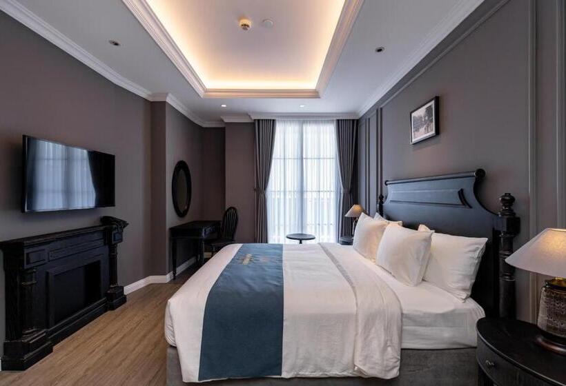 استودیو استاندارد با بالکن, Kim Minh Boutique