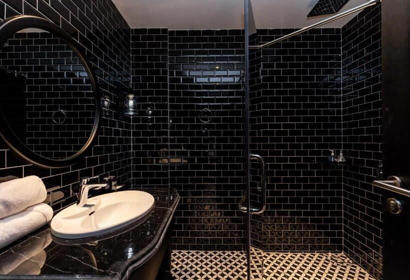 اتاق پریمیوم چهارنفره, Kim Minh Boutique