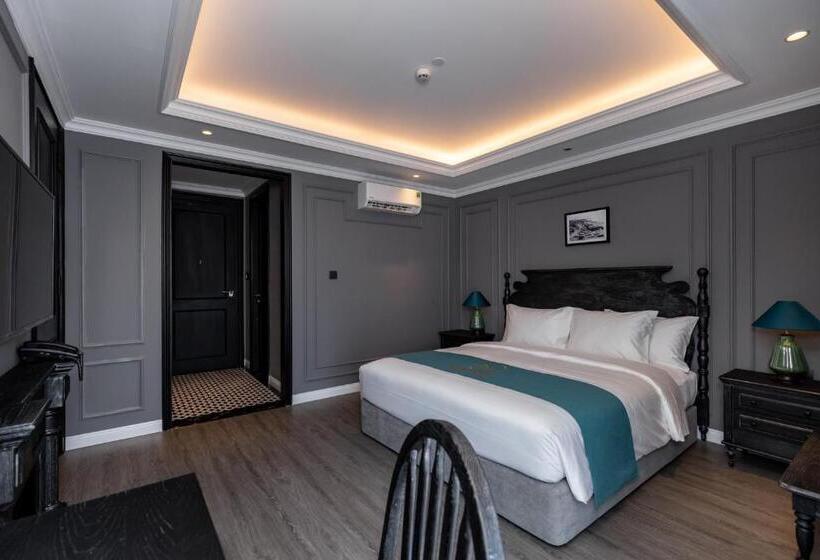 اتاق پریمیوم چهارنفره, Kim Minh Boutique