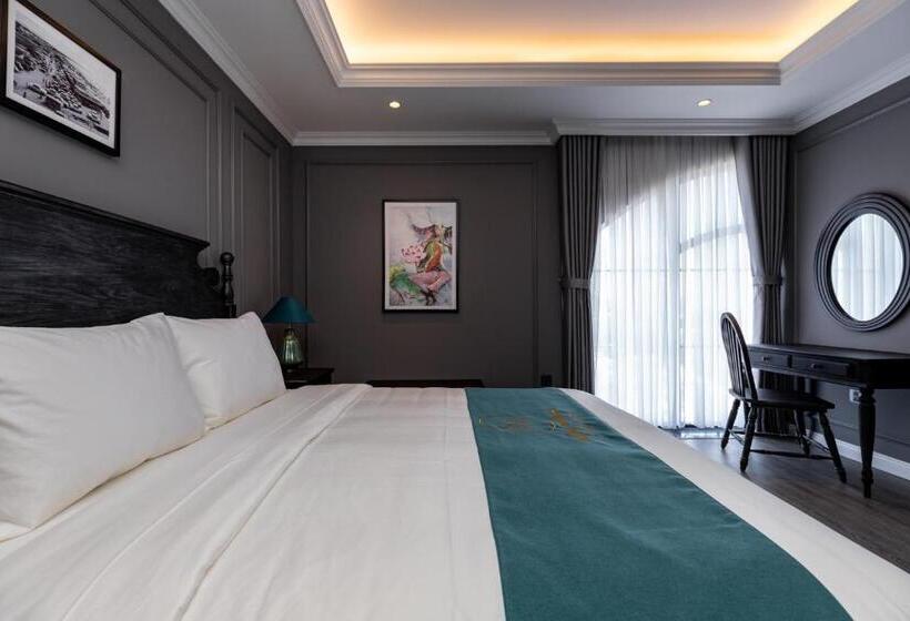 اتاق پریمیوم چهارنفره, Kim Minh Boutique