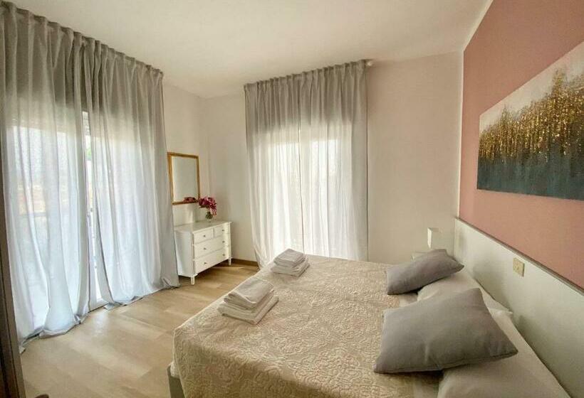 شقة غرفة واحدة, Pietrasantamare