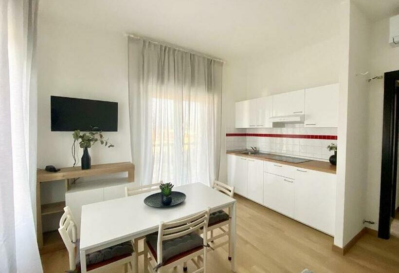 شقة غرفة واحدة, Pietrasantamare