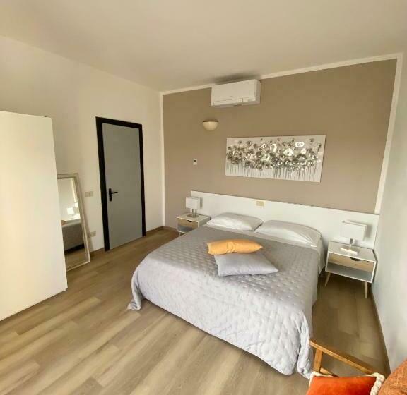 شقة غرفة واحدة, Pietrasantamare