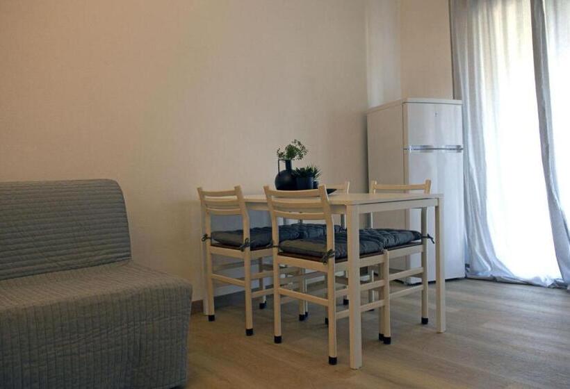 شقة غرفة واحدة, Pietrasantamare