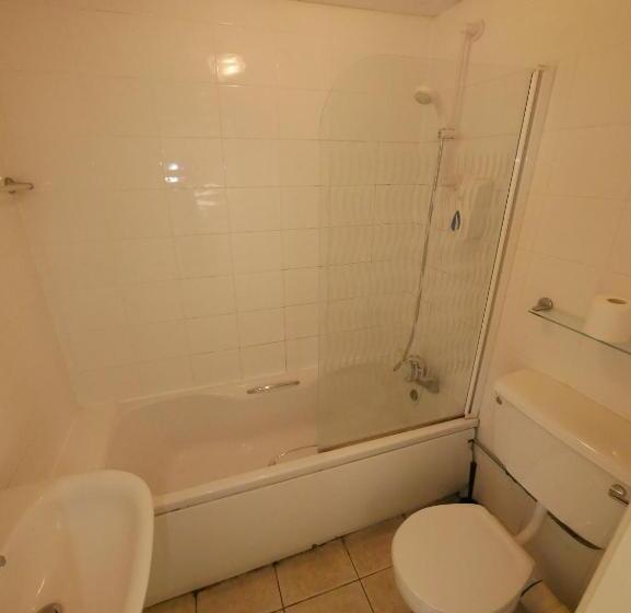 디럭스 패밀리 룸, Bourne Hall