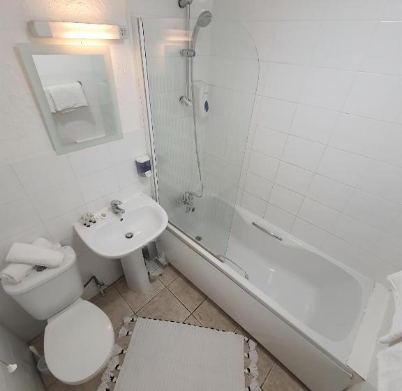 Трехместный Номер Deluxe, Bourne Hall