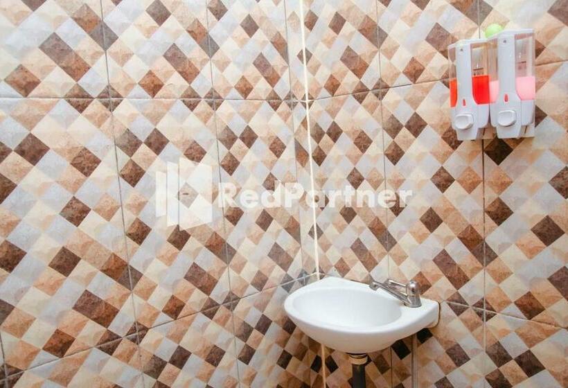 Номер Стандарт, Flamboyan Asri Syariah Mitra Reddoorz Near Kampung Inggris Pare