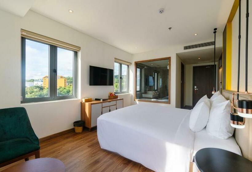 Deluxe Suite Sea View, The Tahiti Beach