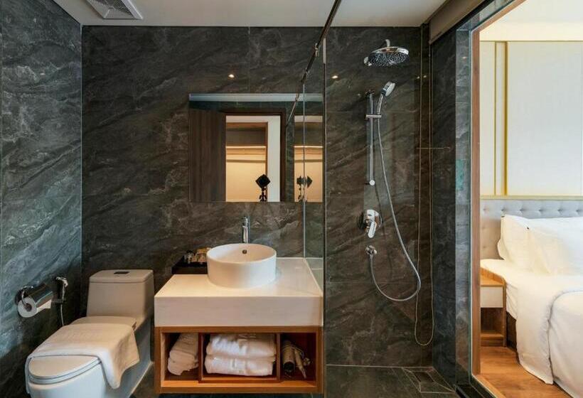 اتاق لوکس, The Tahiti Beach