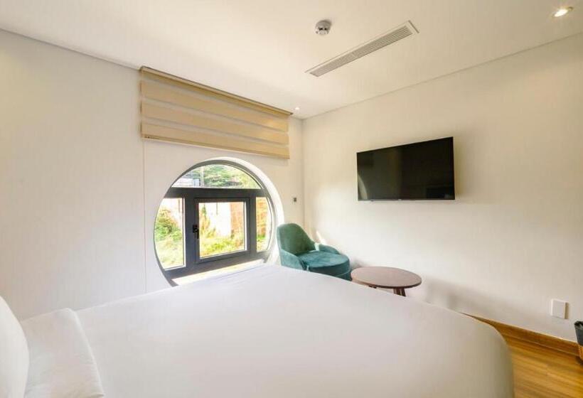 اتاق لوکس, The Tahiti Beach