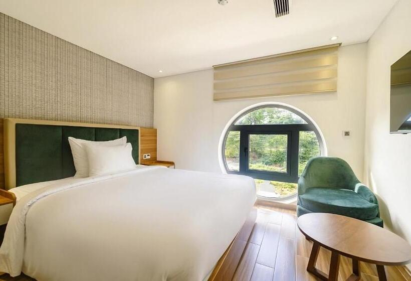 اتاق لوکس, The Tahiti Beach