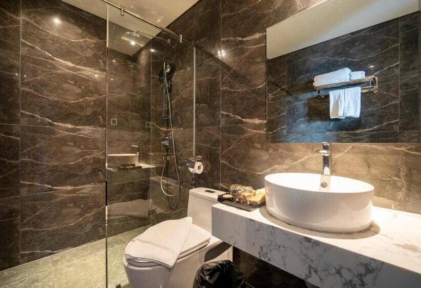 سوییت خانوادگی, The Tahiti Beach