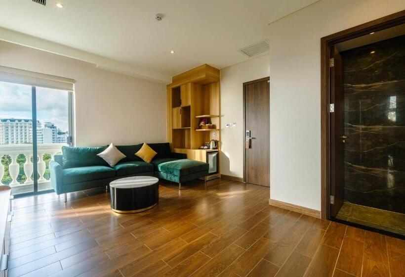 سوییت خانوادگی, The Tahiti Beach