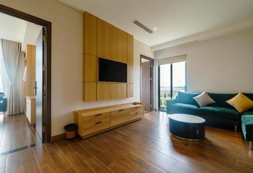 سوییت خانوادگی, The Tahiti Beach