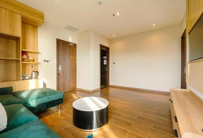 سوییت خانوادگی, The Tahiti Beach