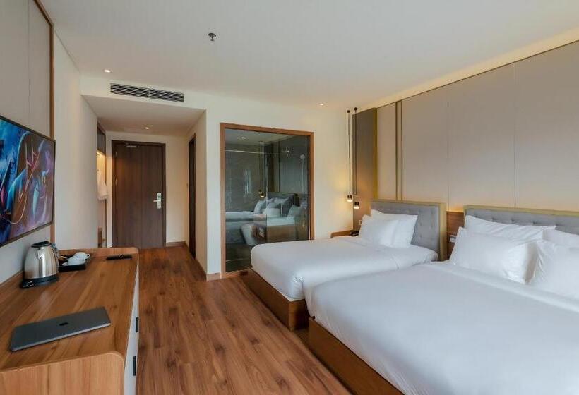 اتاق استاندارد سه تخته با چشمانداز باغ, The Tahiti Beach