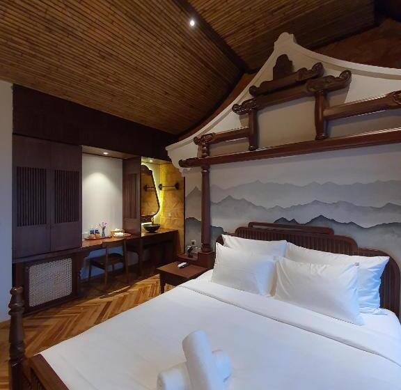 سوئیت با چشمانداز رودخانه, Minh   Casa