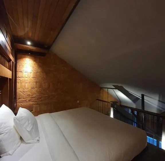 سوییت خانوادگی, Minh   Casa