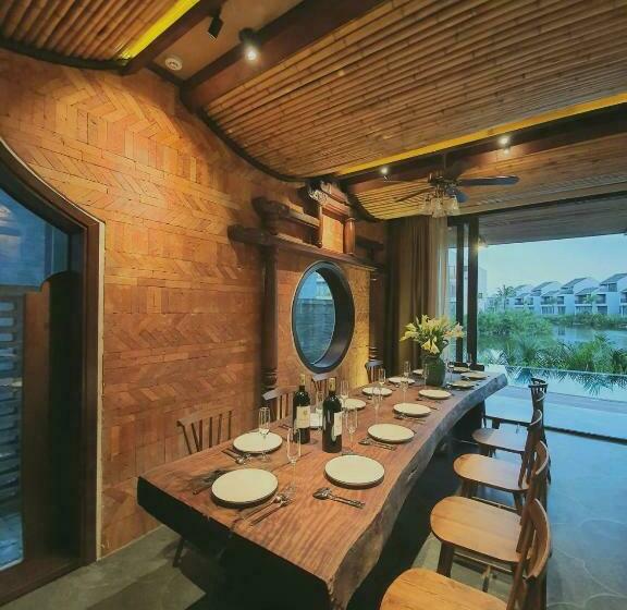 سوئیت با چشم‌انداز رودخانه, Minh   Casa