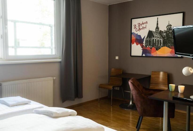 اتاق استاندارد یک نفره, St Christopher S Vienna