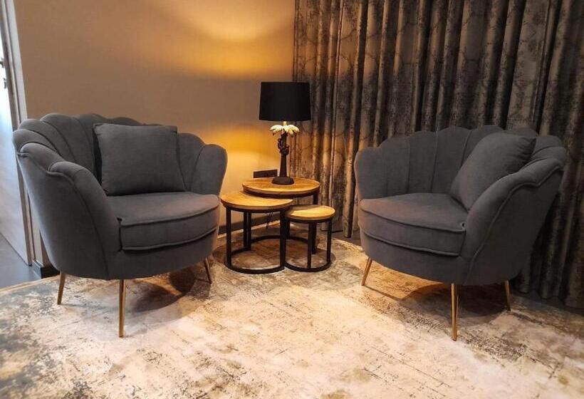 豪华套房, Neptunus