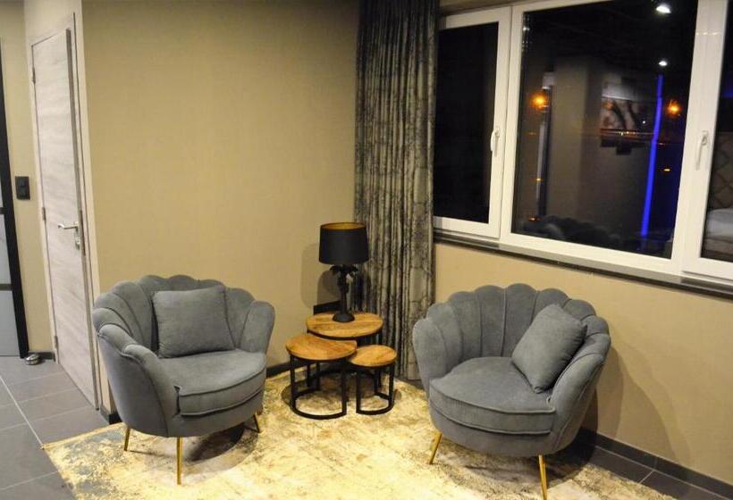 豪华套房, Neptunus