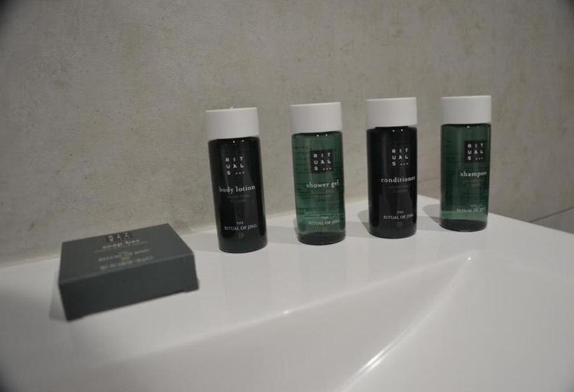 带大床的豪华间, Neptunus